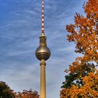 Fernsehturm im Herbst