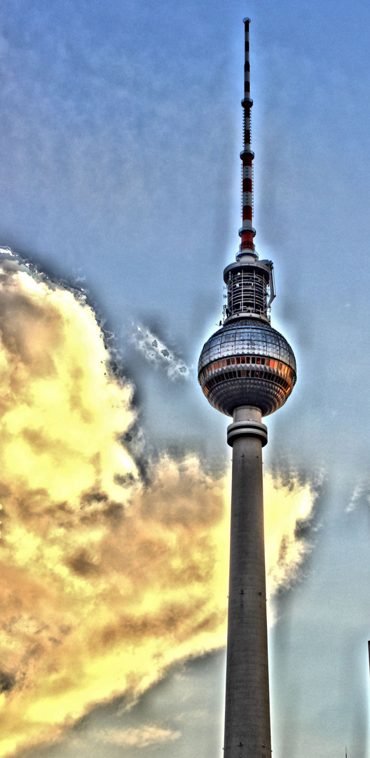 Fernsehturm im Licht