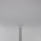 Fernsehturm im Nebel