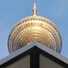 Fernsehturm im Sonnenschein