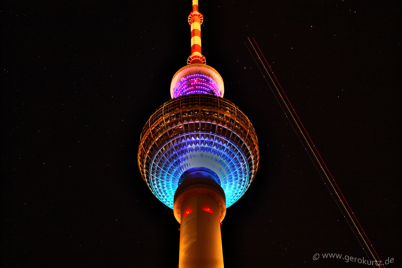 Fernsehturm in Berlin beim Festival of Lights 2013