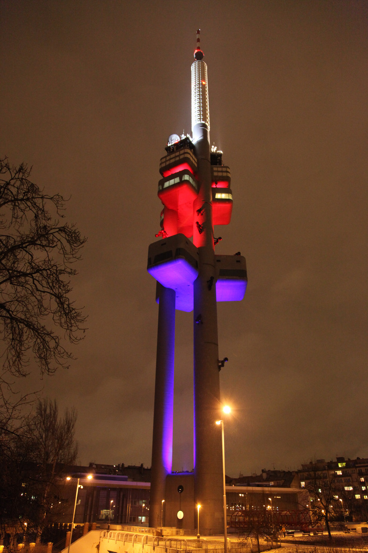 Fernsehturm In Prag Foto Bild Architektur Architektur Bei Nacht Motive Bilder Auf Fotocommunity