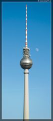 Fernsehturm mit Mond