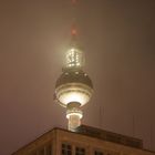 Fernsehturm mit Teil vom Alexanderhaus