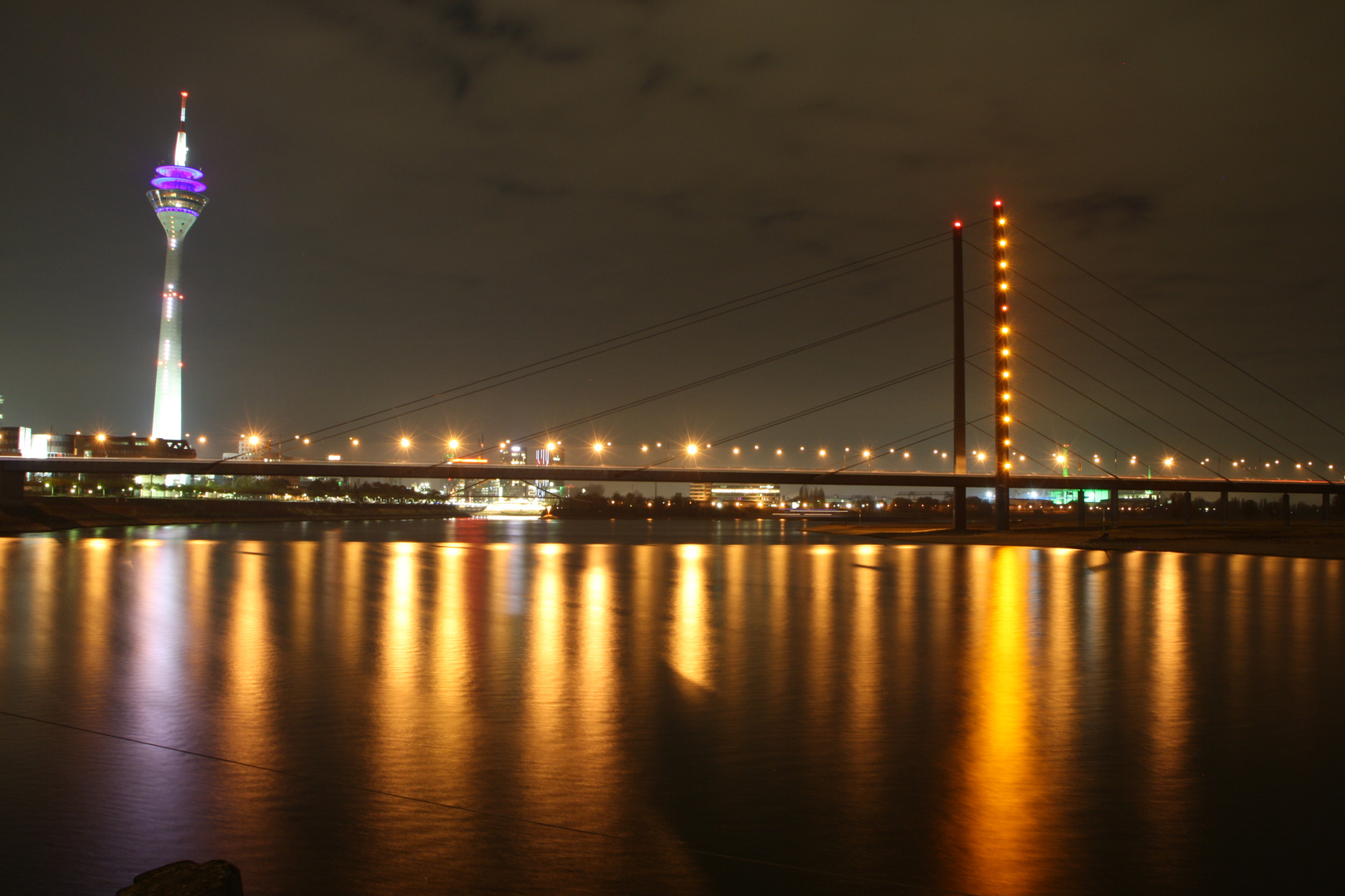 Fernsehturm Rheinkniebrücke