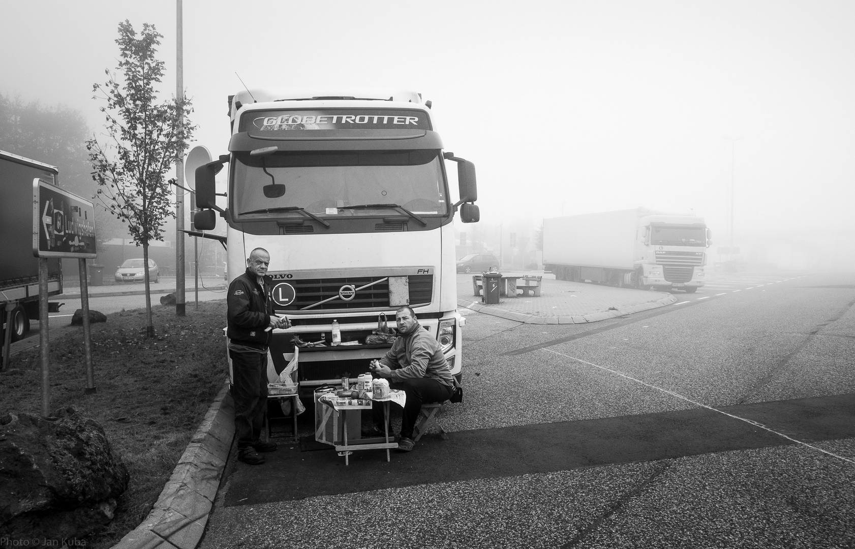 Fernweh (II) - A61, Hunsrück West im Nebel