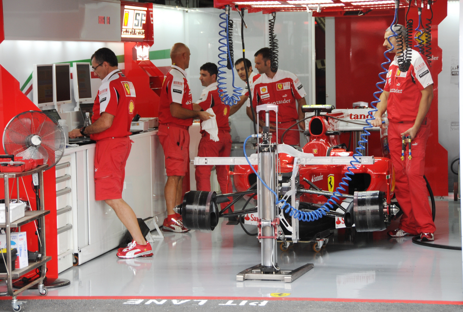 Ferrari Box Foto & Bild | sport, motorsport, rundstrecke Bilder auf
