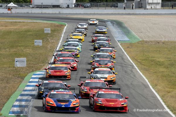 Ferrari Challenge Europe am Hockenheimring - Einführungsrunde