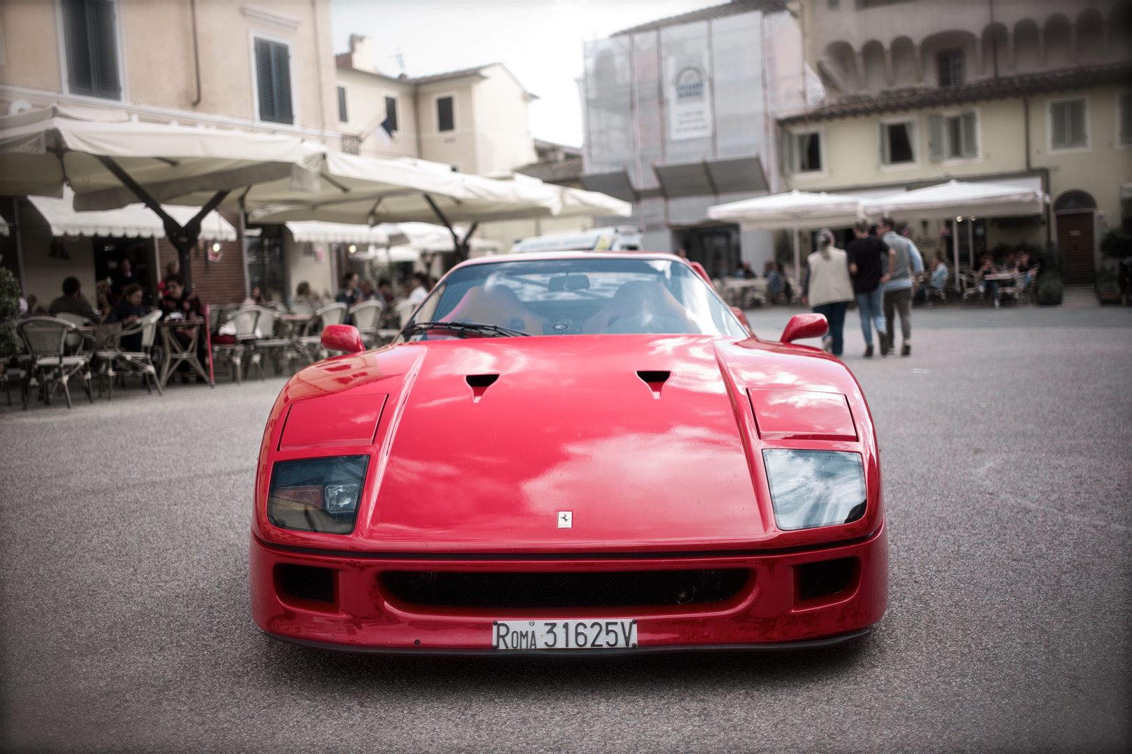 Ferrari F40 in Pietrasanta