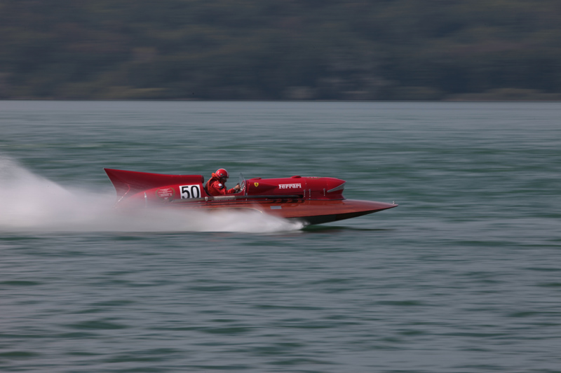 Ferrari in acqua