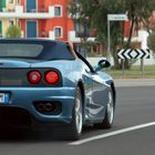 Ferrari in Blau