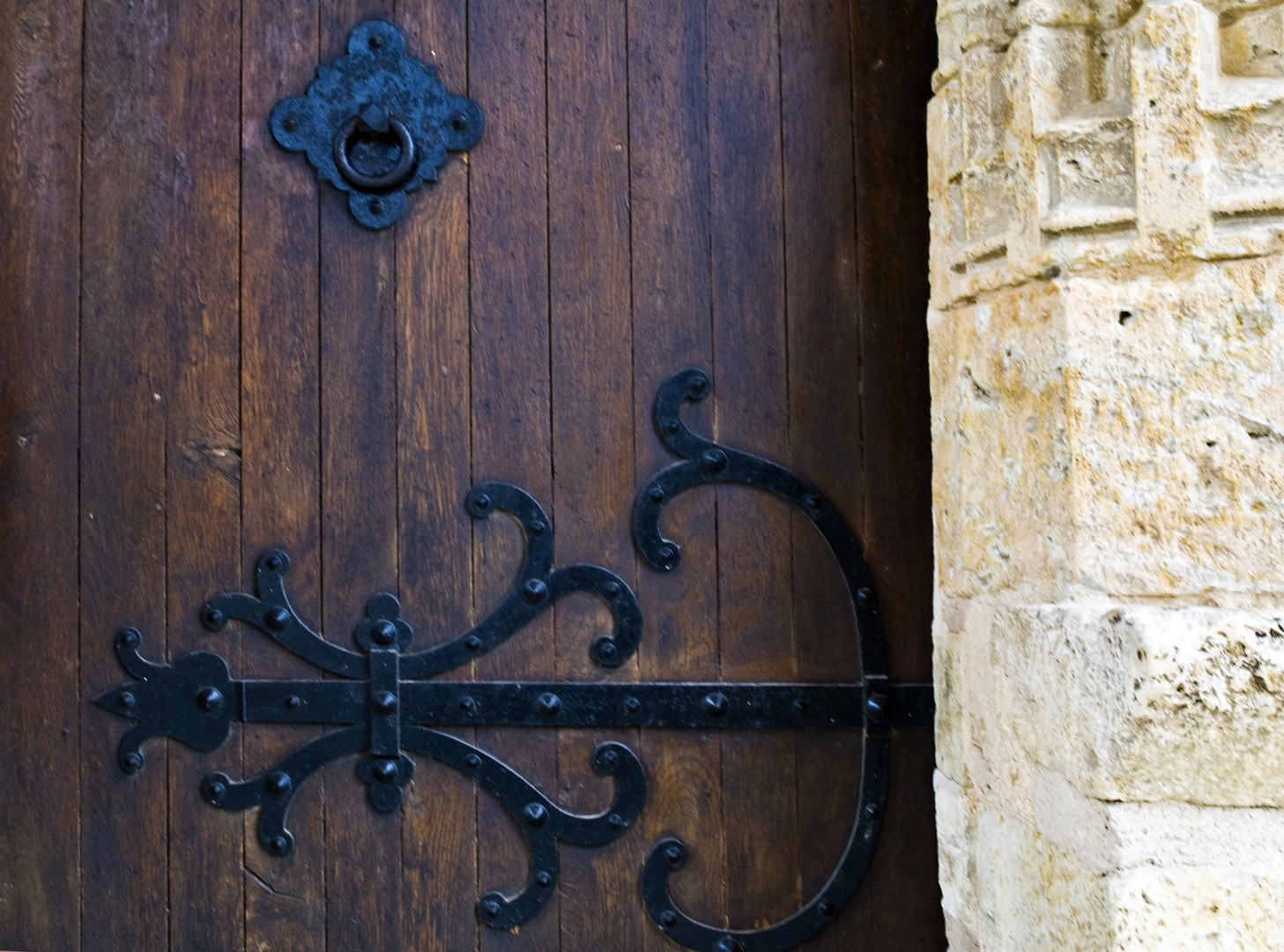 Ferrures de la porte d’entrée de l’Eglise Saint-Michel à Lavardens