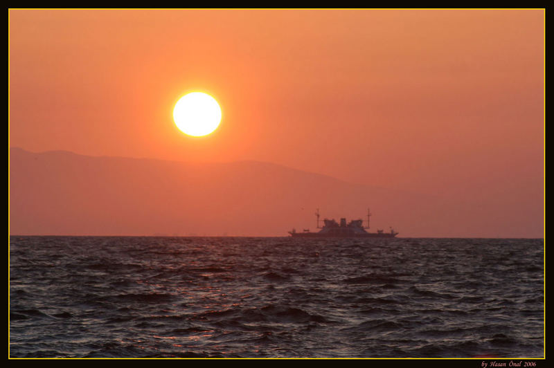 FERRYBOAT IN IZMIR BEACH...