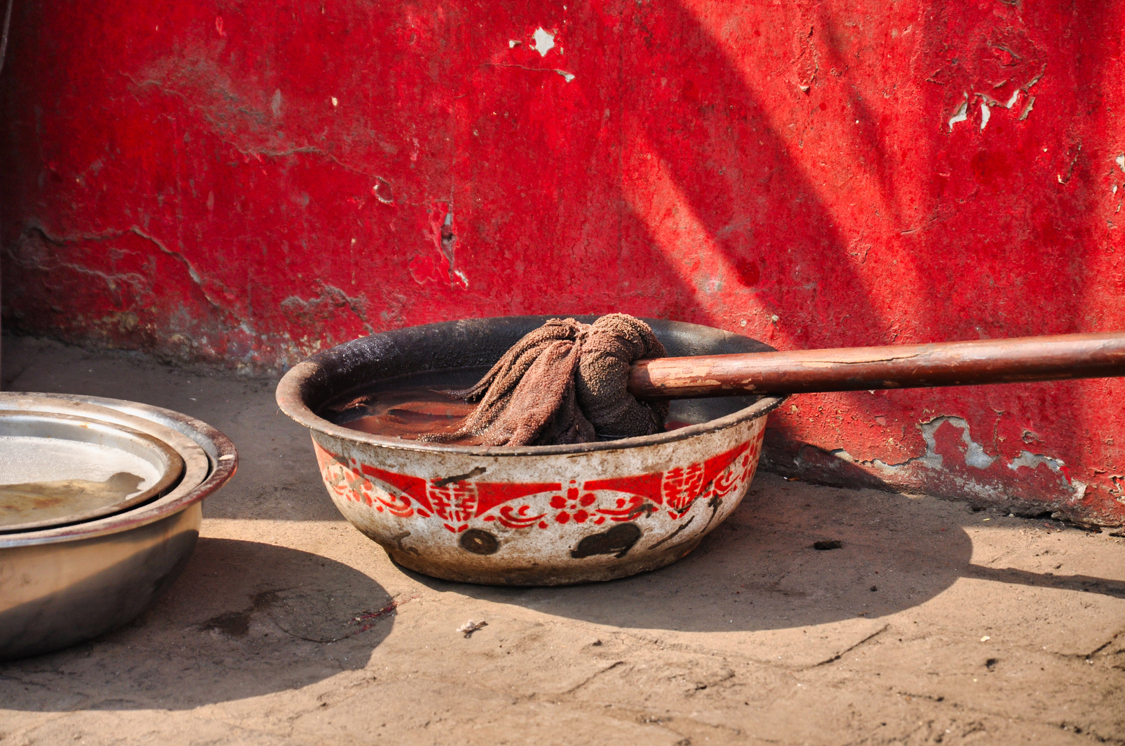 Fertig geputzt... oder rot-weiß China Shanxi Pingyao