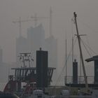 Fertigstellung der Elbphilharmonie - im Nebel