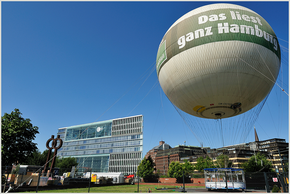 Fesselballon bei der Hafen City