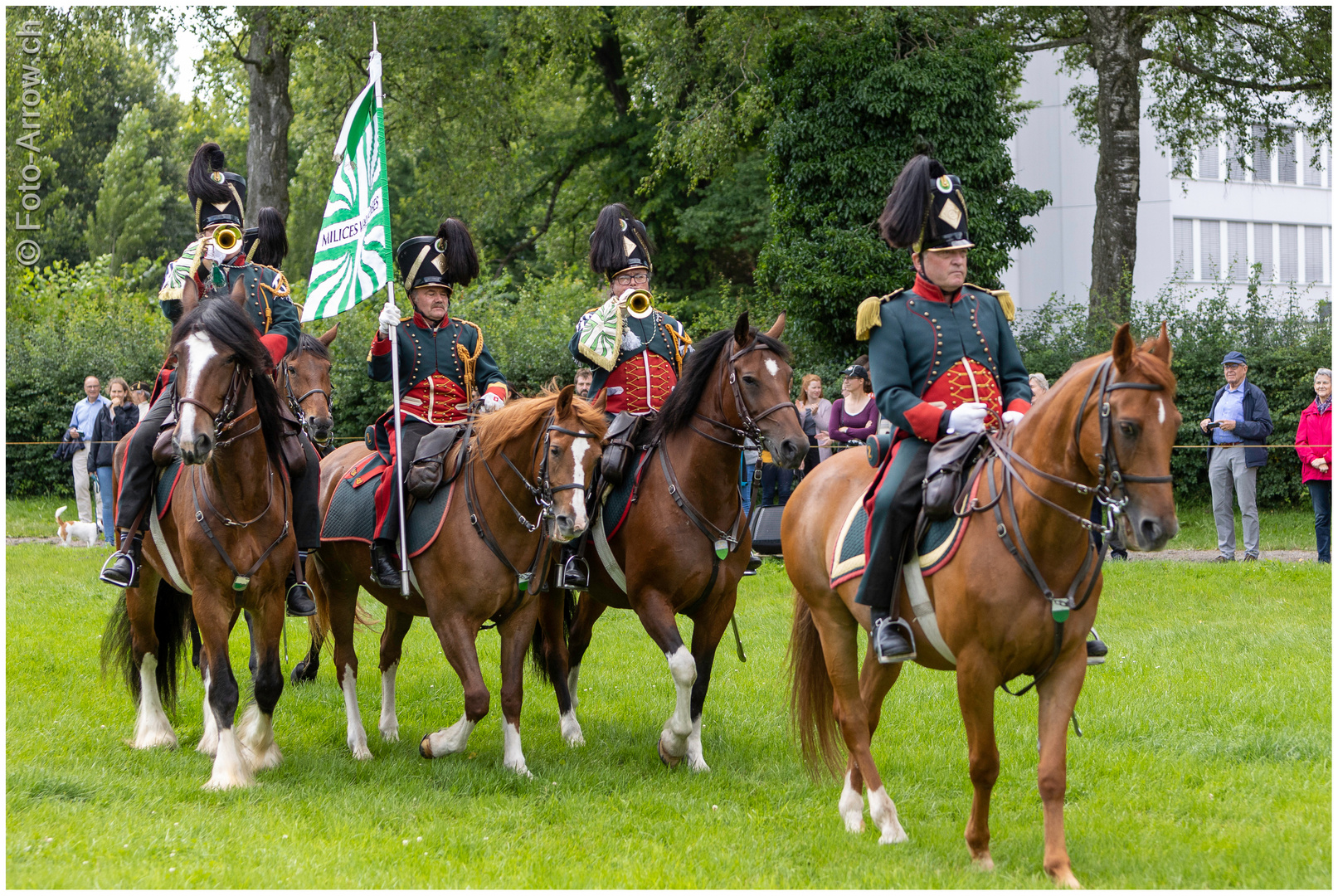 Festdelegationen am Jubiläum der Berner Dragoner