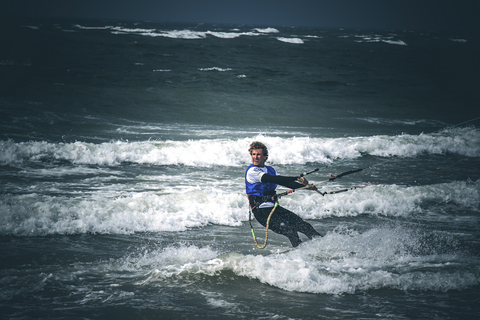 FESTER HALT IM WIND