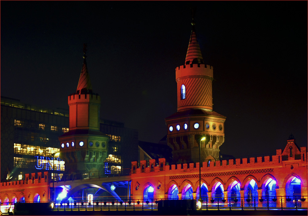 Festival of Light 2006 >Oberbaumbrücke