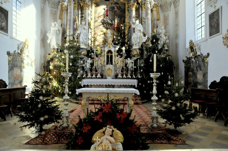 festliche Kirche in Oberammergau