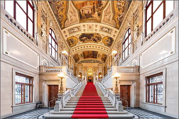 Feststiege im Burgtehater Wien