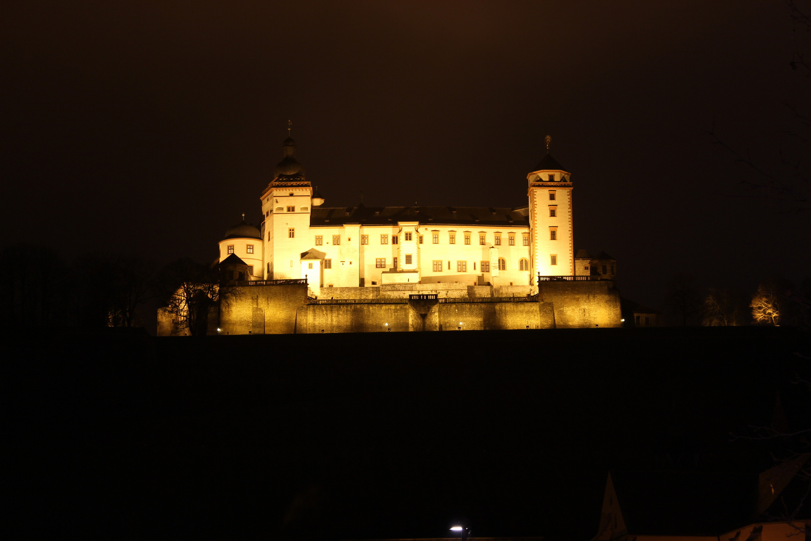 Festung bei Nacht