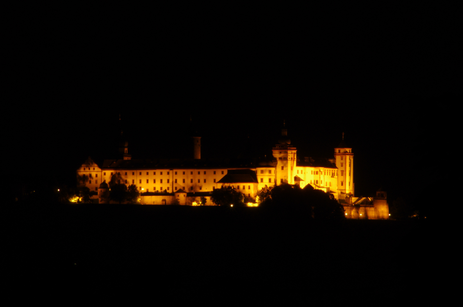 Festung bei Nacht