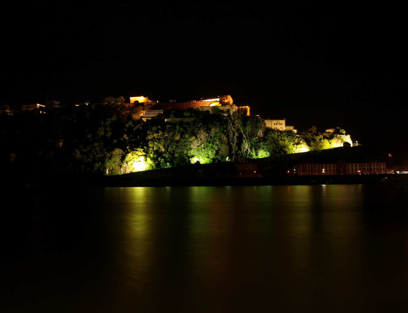 Festung Ehrenbreitstein bei Nacht