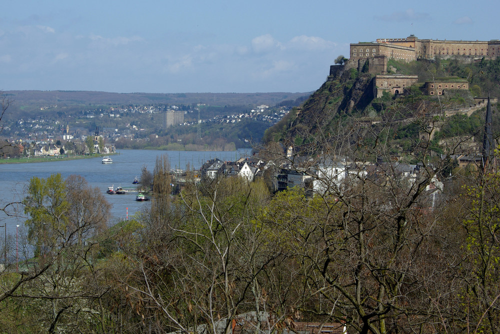 Festung Ehrenbreitstein über dem Rhein