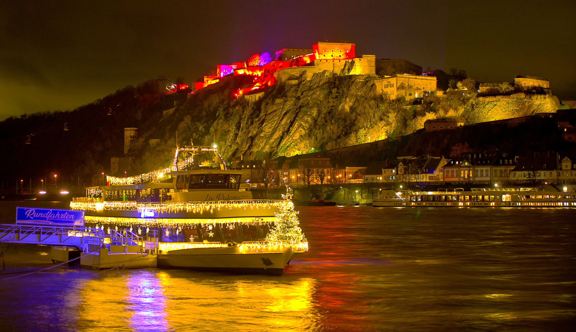 Festung Ehrenbreitstein und Schiffchebootche "La Paloma" 