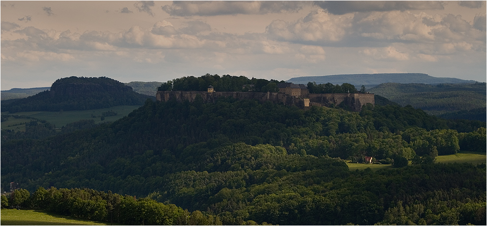 Festung im Abendlicht