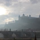 Festung im Dunst des Winternebels