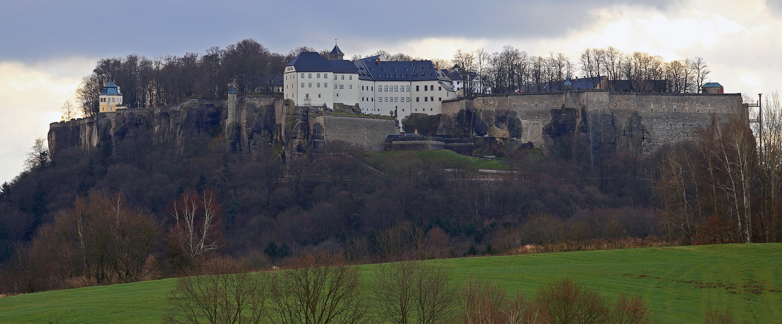 Festung Königstein mal aus Nordwest im besonderen Licht... Foto & Bild ...