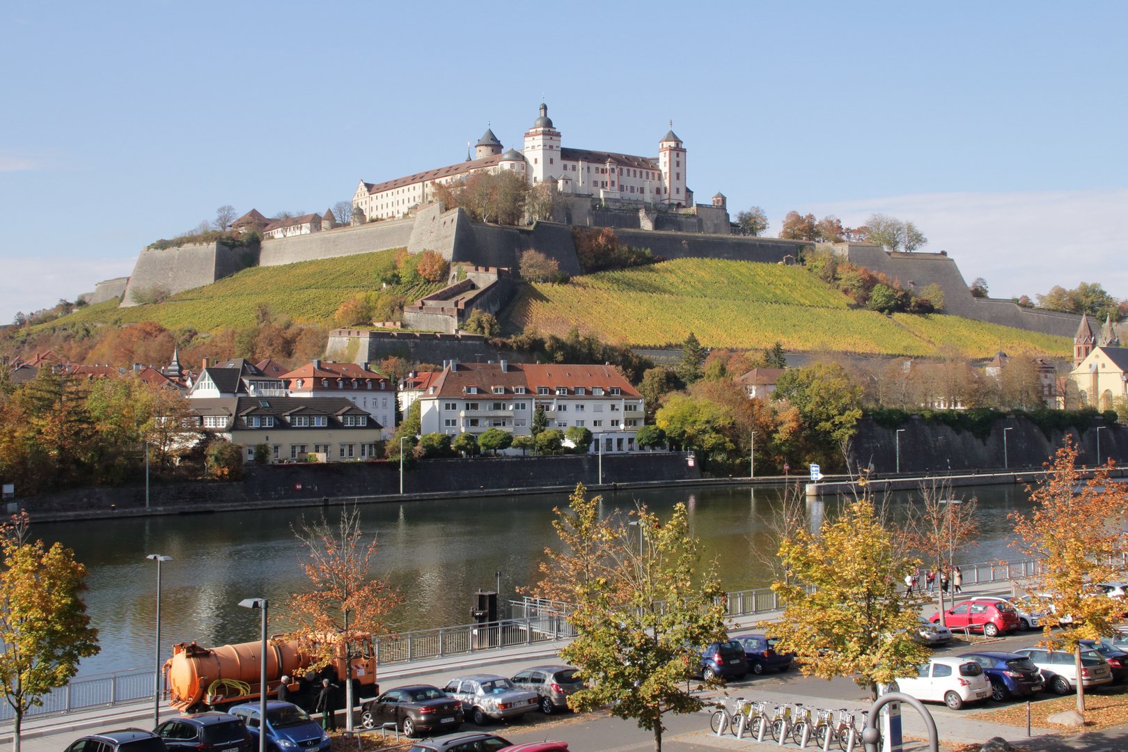 Festung Marienberg zu Würzburg im Herbst