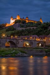 Festung Marienberg zur Blauen Stunde