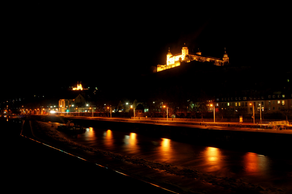 Festung und Käppele bei Nacht