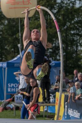 Festungsspringen ( 9 ) , Chloe Henry