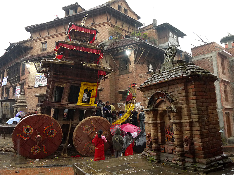 Festwagen auf Bisket Jatra Festival in Bhaktapur