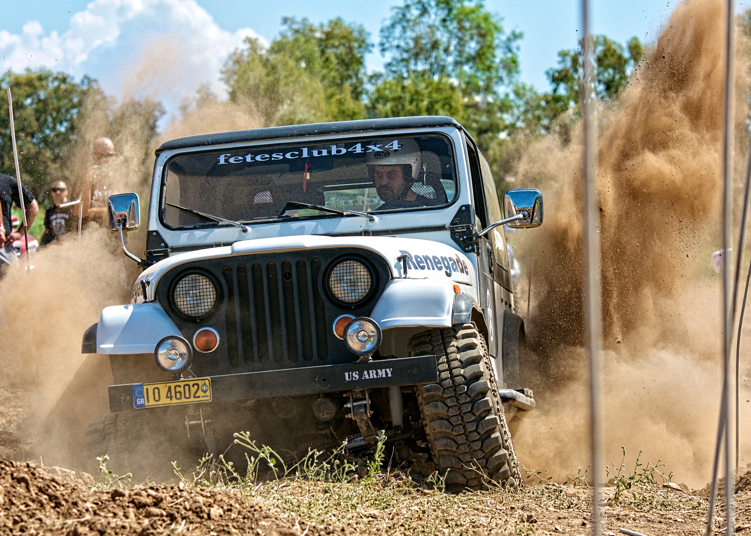 Fetesclub 4X4 action in Eretria