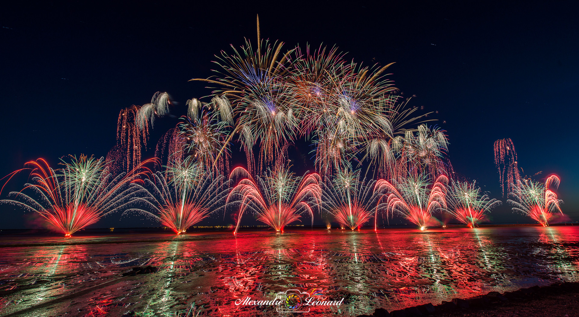 Feu d'artifice sur la mer