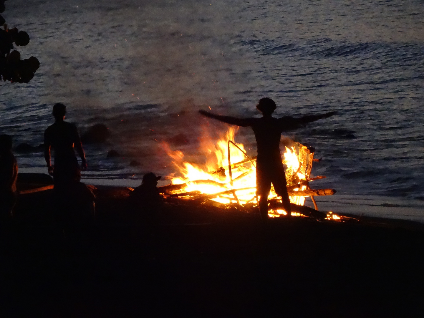 Feu sur la plage