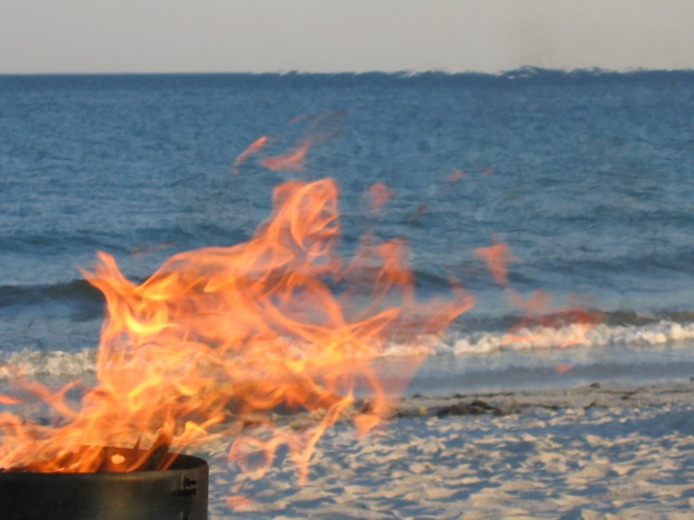 feu sur la plage