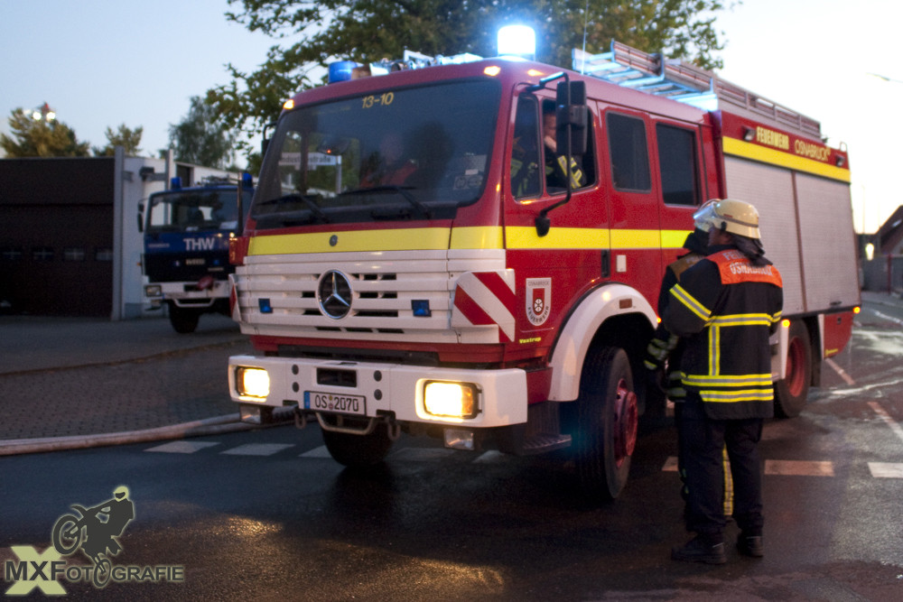 Feuer 4 - Brennt Firmenhalle II