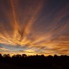 Feuer am Abendhimmel