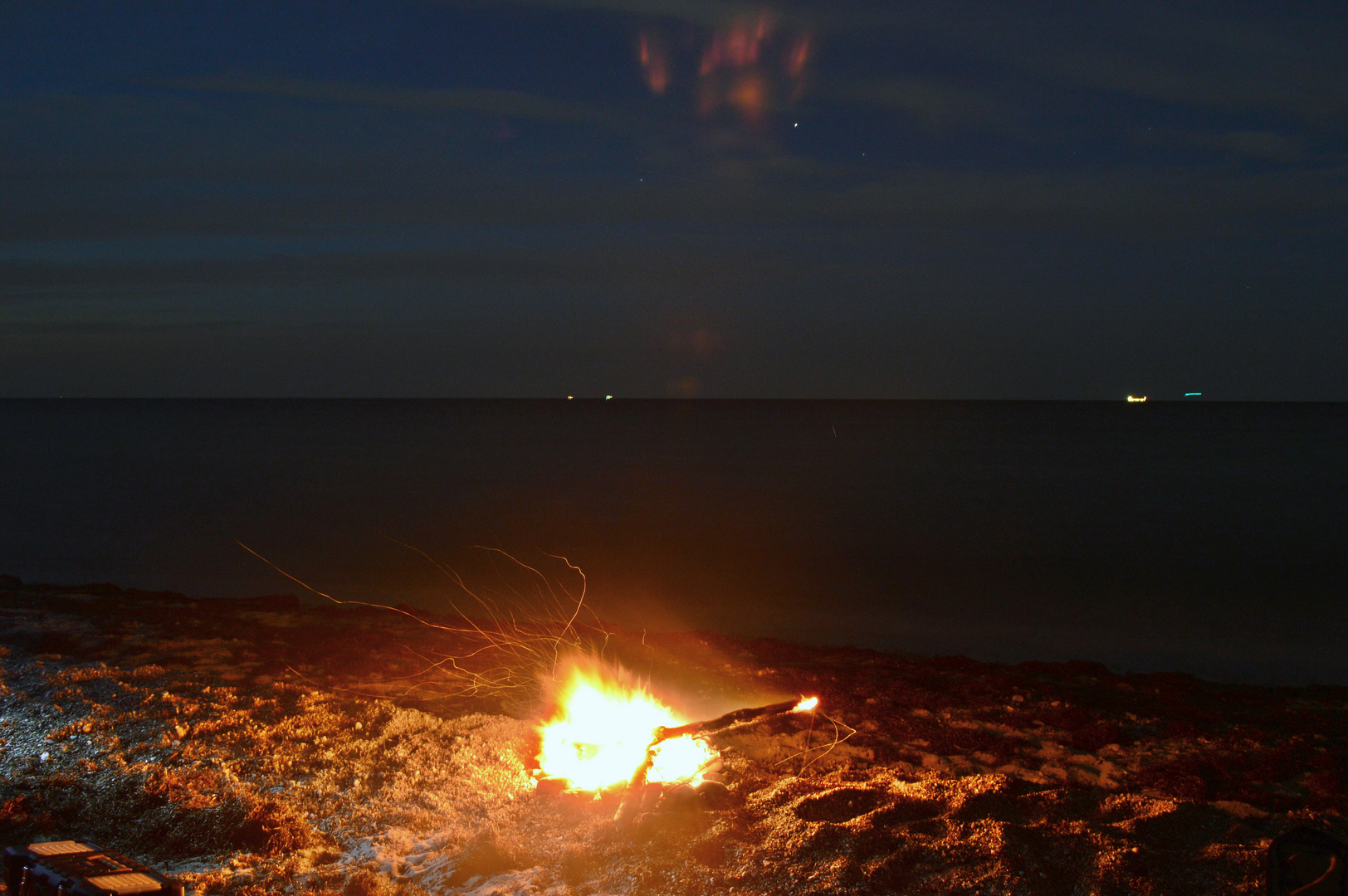 Feuer am Strand