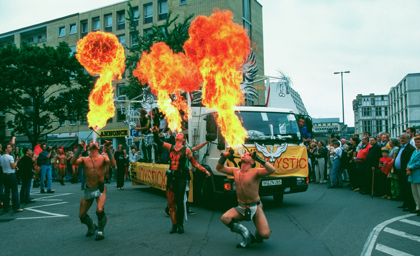 Feuer, Feuer beim Berliner CSD