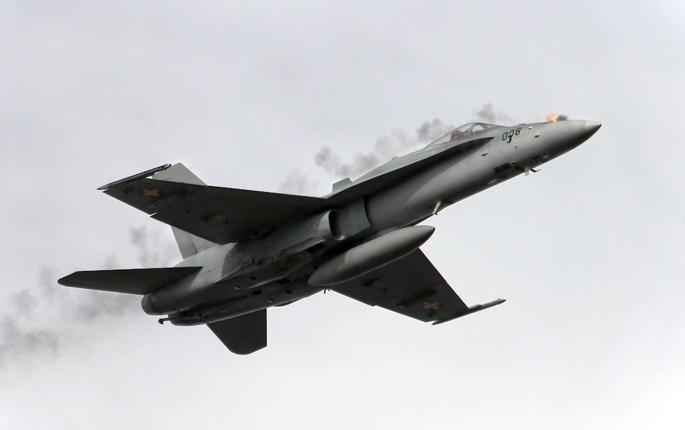 Feuer Frei !!! F/A 18 auf der AXALP-2012 Foto & Bild | luftfahrt ...