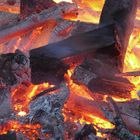 Feuer, Glut, Endlichkeit und Erneuerung