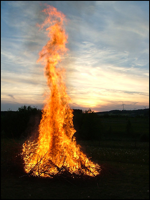 Feuer im Himmel und auf Erden