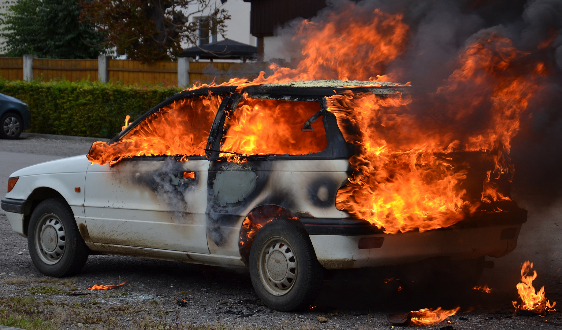 Feuer in Auto